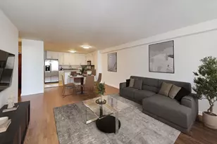 555 W Cornelia Ave, Chicago, IL 60657 - Photo 2