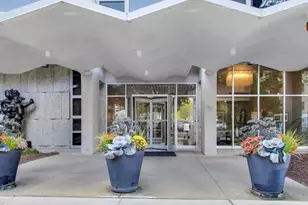 555 W Cornelia Ave, Chicago, IL 60657 - Photo 30