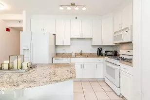 33 W Ontario St, Chicago, IL 60654 - Photo 2