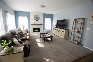 39W553 N Hyde Park, Geneva, IL 60134 - Photo 8