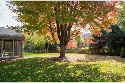 39W553 N Hyde Park, Geneva, IL 60134 - Photo 6