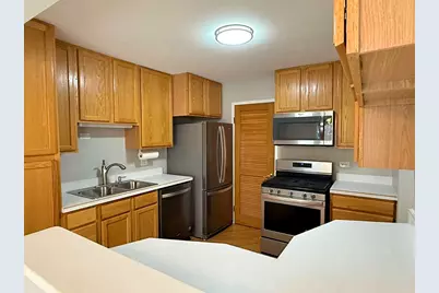 314 Wildberry Court #B2, Schaumburg, IL 60193 - Photo 6