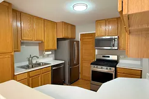 314 Wildberry Ct, Schaumburg, IL 60193 - Photo 6