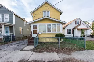 614 Walnut St, Waukegan, IL 60085 - Photo 1