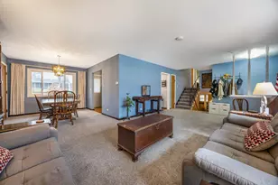 6500 Winston Dr, Woodridge, IL 60517 - Photo 2