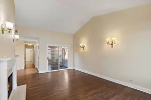709 Woodbridge Ct, Lake Barrington, IL 60010 - Photo 16
