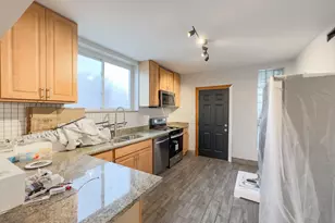 2617 W Rascher Ave, Chicago, IL 60625 - Photo 2