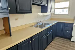 1702 Oak Grove Ave, Sterling, IL 61081 - Photo 12