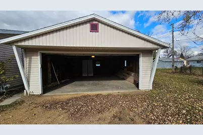 1702 Oak Grove Avenue, Sterling, IL 61081 - Photo 4