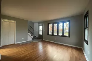 321 Janet Ave, Darien, IL 60561 - Photo 4