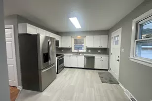 321 Janet Ave, Darien, IL 60561 - Photo 6