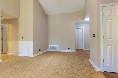 203 Blossom Court #203, Buffalo Grove, IL 60089 - Photo 10