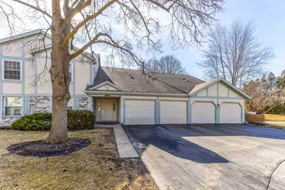 203 Blossom Court #203, Buffalo Grove, IL 60089 - Photo 2