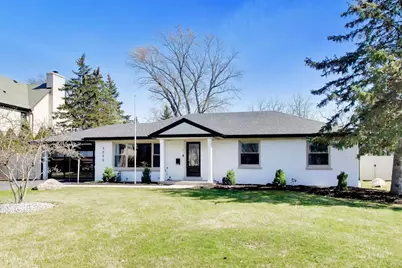 2055 Walnut Circle, Northbrook, IL 60062 - Photo 2