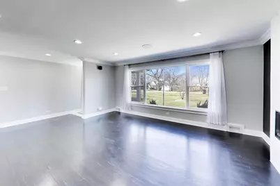 2055 Walnut Circle, Northbrook, IL 60062 - Photo 4