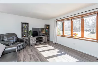 4232 Kenwood Avenue, Gurnee, IL 60031 - Photo 12