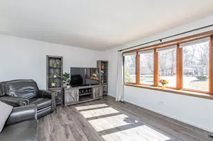 4232 Kenwood Ave, Gurnee, IL 60031 - Photo 12