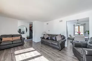 4232 Kenwood Ave, Gurnee, IL 60031 - Photo 10