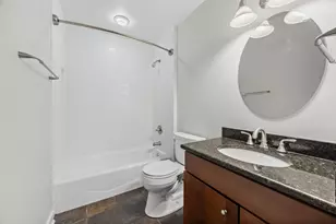 812 North Blvd, Oak Park, IL 60302 - Photo 16