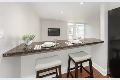 6121 W Higgins Avenue #C2, Chicago, IL 60630 - Photo 8