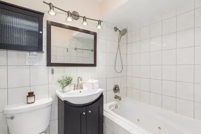 6121 W Higgins Avenue #C2, Chicago, IL 60630 - Photo 14