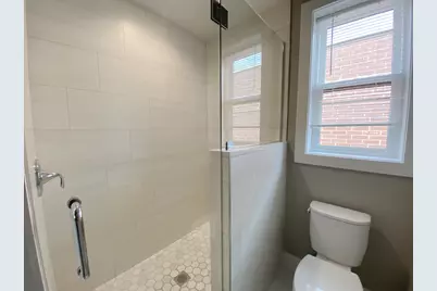5667 W Higgins Avenue #2E, Chicago, IL 60630 - Photo 14