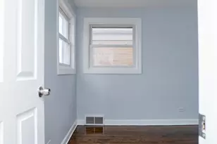 12618 S Justine St, Calumet Park, IL 60827 - Photo 8