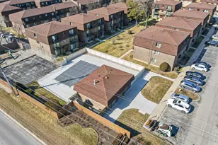 9619 Bianco Terrace, Des Plaines, IL 60016 - Photo 22