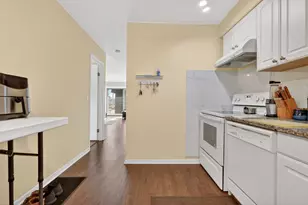 9619 Bianco Terrace, Des Plaines, IL 60016 - Photo 10