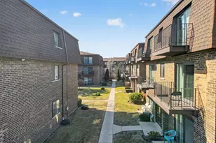 9619 Bianco Terrace, Des Plaines, IL 60016 - Photo 1