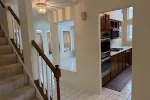 1576 Poplar Creek Dr, Hoffman Estates, IL 60169 - Photo 4