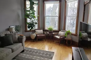 1236 W Oakdale Ave W, Chicago, IL 60657 - Photo 2