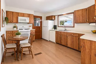200 W Jeffery Ave, Wheeling, IL 60090 - Photo 4