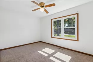 200 W Jeffery Ave, Wheeling, IL 60090 - Photo 12