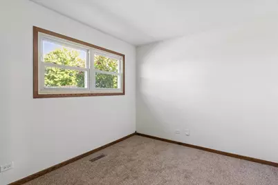 200 W Jeffery Avenue, Wheeling, IL 60090 - Photo 14