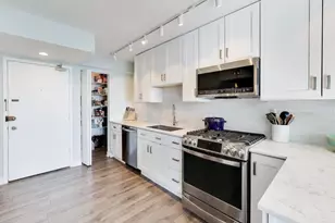 1540 N State Pkwy, Chicago, IL 60610 - Photo 12