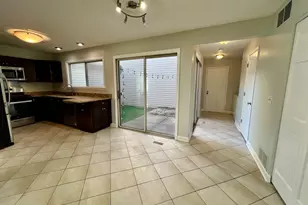 645 Le Parc Cir, Buffalo Grove, IL 60089 - Photo 2