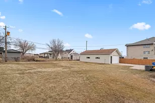 8026 W 84th Pl, Justice, IL 60458 - Photo 6