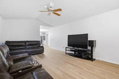 2375 Lakeside Drive, Aurora, IL 60504 - Photo 8