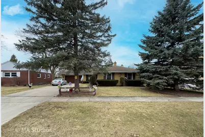 8922 Parkside Avenue, Morton Grove, IL 60053 - Photo 2