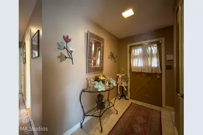 8922 Parkside Avenue, Morton Grove, IL 60053 - Photo 4