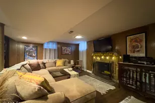 8922 Parkside Ave, Morton Grove, IL 60053 - Photo 36