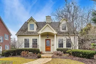 881 Harvard Ct, Highland Park, IL 60035 - Photo 1