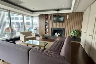 201 E Chestnut St, Chicago, IL 60611 - Photo 14