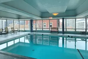 201 E Chestnut St, Chicago, IL 60611 - Photo 16