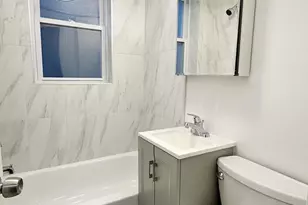 5710 N Winthrop Ave, Chicago, IL 60660 - Photo 8