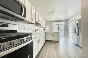 13841 Cambridge Cir, Plainfield, IL 60544 - Photo 4