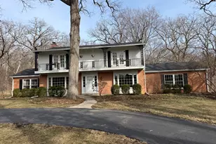 4N609 Pheasant Run Dr, Saint Charles, IL 60175 - Photo 1