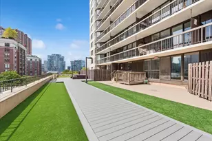 33 W Delaware Pl, Chicago, IL 60610 - Photo 10