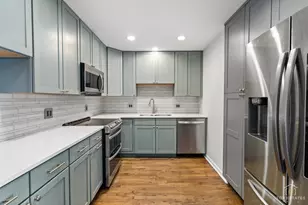 5450 Astor Ln, Rolling Meadows, IL 60008 - Photo 16